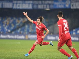 viola-corsari-a-napoli-chiesa-e-vlahovic-reti-magiche