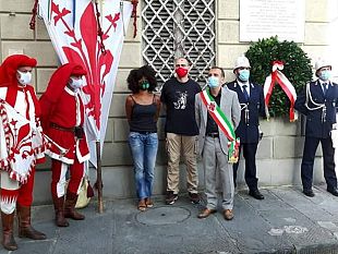 corona-di-alloro-per-ricordare-il-soldato-inglese-hugh-snell