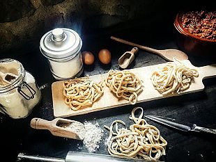pranzo-di-solidarieta-da-asporto-con-il-ristorante-fuoripiazza