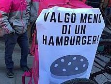 stamani-in-s-croce-manifestano-i-riders-fiorentini