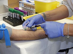 aids-in-toscana-la-guardia-resta-alta-la-malattia-degli-anni-80-esiste-ancora
