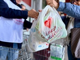 il-cuore-si-scioglie-donate-195-tonnellate-di-generi-alimentari