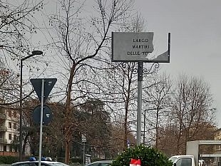 deturpata-nuovamente-la-targa-in-memoria-delle-vittime-delle-foibe