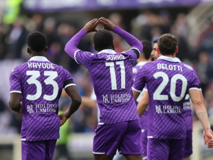 canta-il-gallo-la-viola-si-desta-e-goleada