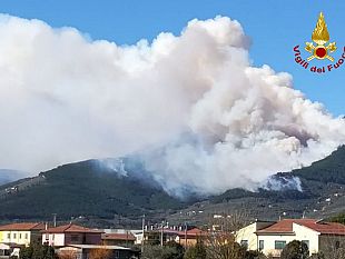 incendi-ancora-fiamme-in-garfagnana-e-sui-monti-pisani