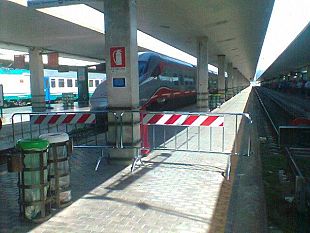 attenzione-la-gente-ruba-clamorosa-scoperta-a-firenze