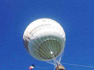 covid-mongolfiera-in-volo-su-firenze-per-ringraziare-gli-infermieri