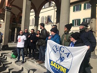 amministrative-a-firenze-la-lega-promette-la-pistola-taser-per-i-vigili