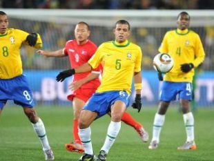 b006252017-mondiali-2010-gruppo-g-biscotto-brasile-portogallo-fuori-la-costa-d-avorio