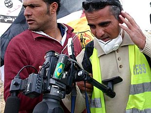 b204142058-film-middle-east-now-il-documentario-israelo-palestinese-5-broken-cameras
