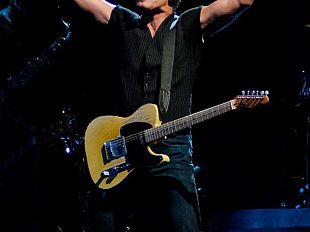 b206102321-in-piu-di-3-ore-di-musica-springsteen-a-firenze-mostra-energia-da-vendere