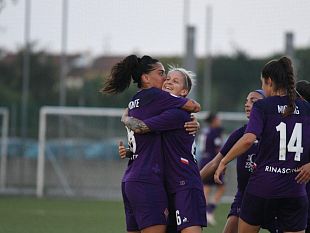 fiorentina-femminile-rosa-ufficiale-e-numeri-di-maglia