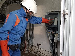 ripristino-servizi-elettrici-enel-al-lavoro