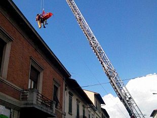 firenze-uomo-colto-da-malore-su-un-tetto