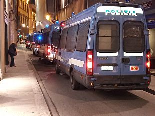 firenze-per-paura-degli-scontri-i-negozi-sbarrano-le-vetrine