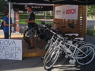 b109231451-le-nuove-ebike-a-passeggio-nel-parco-delle-cascine