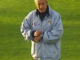 b004131822-marcello-lippi-siedera-sulla-panchina-dei-vigili-del-fuoco