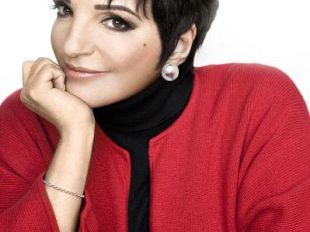 a807252225-liza-minnelli-l-interprete-di-cabaret-e-di-new-york-new-york-il-1-novembre-al-teatro-del-maggio-musicale-fiorentino