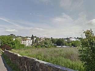 b307151329-due-strade-botta-e-risposta-tra-toscani-e-biagiotti