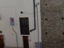 b002021911-via-della-scala-tranciati-cavi-telefonici