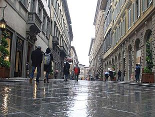 roberto-cavalli-sciopero-presidio-e-corteo-in-via-tornabuoni
