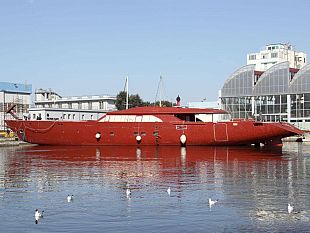 b203131435-perini-navi-group-a-viareggio-lo-scafo-della-prima-unita-a-vela-di-60-m