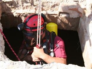 a907151826-sopralluogo-dei-vigili-del-fuoco-in-una-cisterna