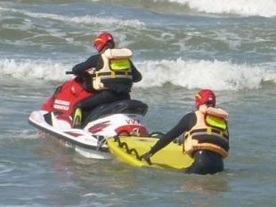 a907301027-in-versilia-attivato-presidio-di-soccorso-acquatico-dei-vvf