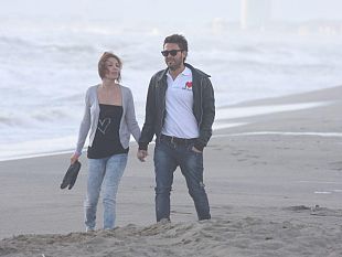 b204111608-vito-e-sabrina-coccole-in-versilia-per-la-coppia-piu-bella-del-gf12