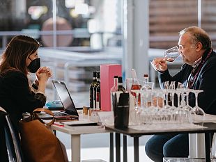 buywine-oltre-5-mln-di-euro-di-ordini-allestero-per-il-vino-toscano