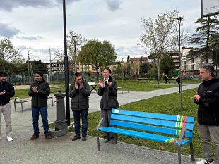 giornata-autismo-due-panchine-blu-a-firenze-e-scandicci-come-simbolo