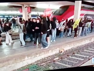 corteo-flotilla-in-3000-a-firenze-occupata-la-stazione