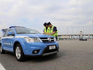 fingevano-di-rifornire-di-gasolio-il-tir-denunciati
