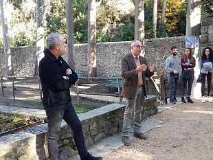 architettura-molecolare-nella-torre-del-parco-della-regina-diventata-una-suite-di-lusso