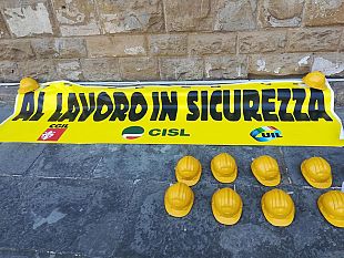 sicurezza-sul-lavoro-flash-mob-a-palazzo-vecchio-e-convegno-con-cgil-cisl-e-uil