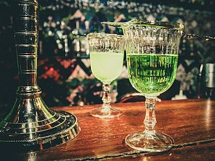 al-rex-si-inaugura-fumoir-tra-arredi-vintage-e-fontana-dassenzio