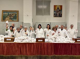 festa-della-misericordia-distribuiti-18500-panellini-benedetti