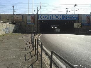 incidente-sul-viale-fratelli-rosselli-ciclista-passa-con-il-rosso