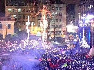 b301131328-la-grande-apertura-del-carnevale-di-viareggio-2013