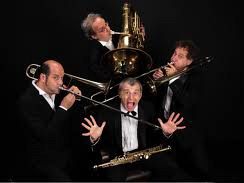 b102072127-castelfiorentino-banda-osiris-in-scena-con-fuori-tempo