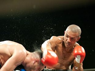 b112121416-boxe-a-brescia-la-prima-difesa-continentale-per-leonard-bundu