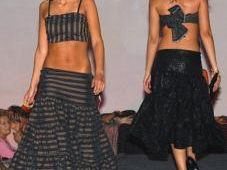 a509291930-buzzi-ieri-a-prato-la-sfilata-dei-capi-realizzati-dagli-allievi-per-la-collezione-autunno-inverno-2006-07