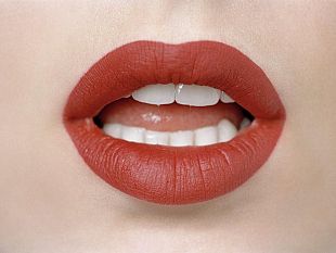 cosmetici-di-lusso-ma-costano-quanto-una-birra