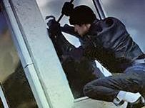 b112301255-picchiata-e-rapinata-sulle-scale-di-casa-per-60-euro