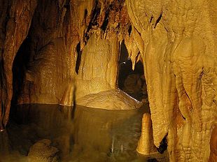 b007050819-grotte-di-equi-una-settimana-di-promozioni