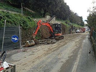 muro-perimetrale-pericolante-chiusa-via-nuova-di-pozzolatico