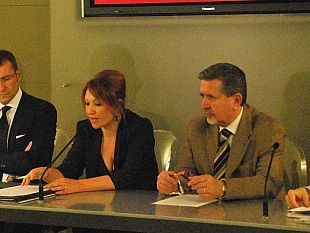 b106071917-fashion-valley-e-la-provincia-per-la-selezione-dei-dipendenti-dell-outlet