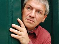 a906251156-teatro-i-chille-leggono-la-corrispondenza-dei-matti-di-san-salvi-br-lunedi-e-di-scena-rigoni-andy-futurista