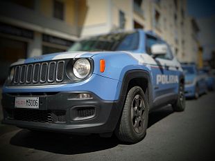 minorenne-minaccia-con-una-pistola-finta-un-vigilantes