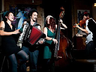 saffraan-dalla-spagna-al-fiorino-sullarno-per-uno-speciale-ferragosto